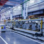 Ligne de production industrielle en usine : équipements suivis par une GMAO au Maroc